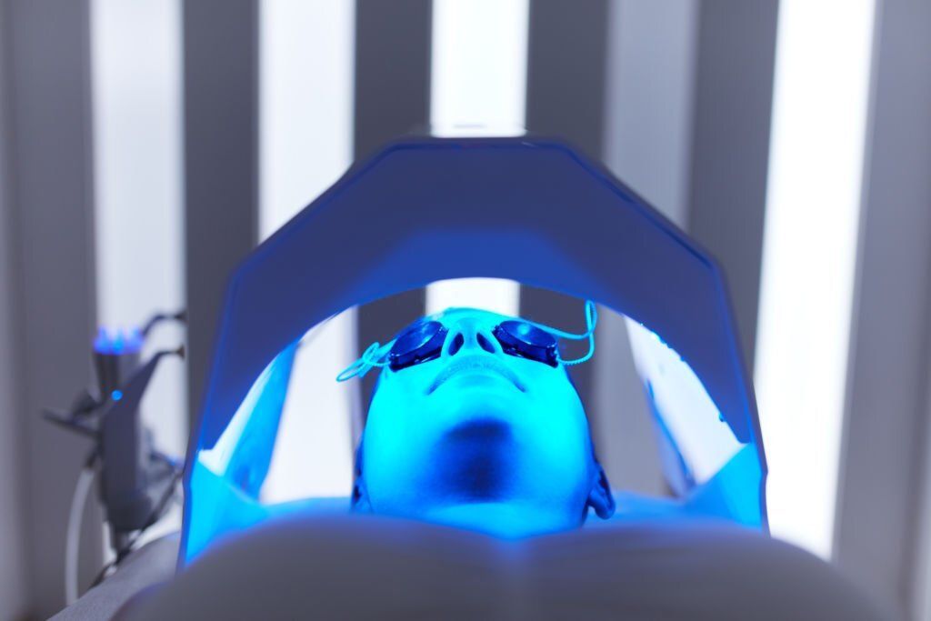 Blue Light Therapy: What Are the Pros and Cons?
