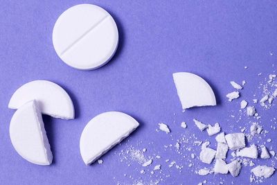 The Pros & Cons of Antacid Tablets