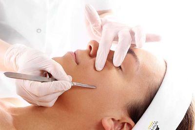 5 Benefits of Dermaplaning For Impeccable Silky Smooth Skin